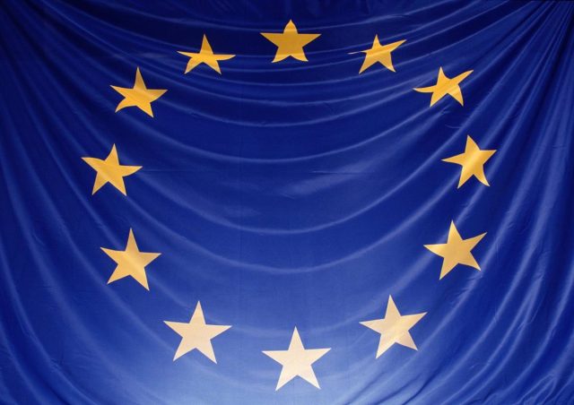 Europa prohíbe los deepfakes sexuales con IA tras la petición de España