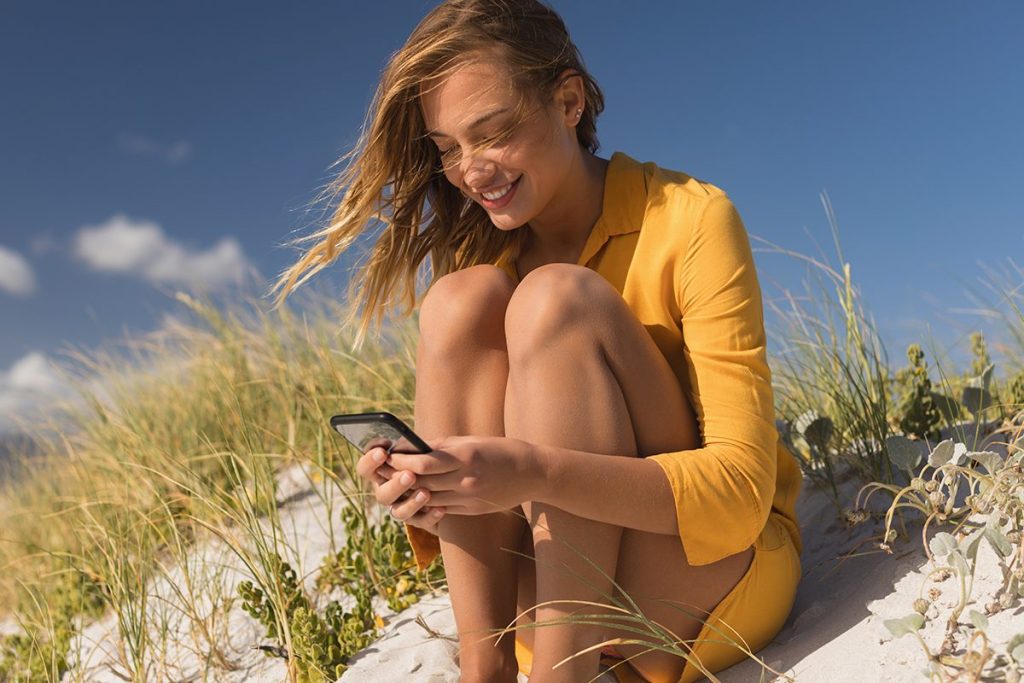 CADA VEZ MÁS DEPENDIENTES DEL MÓVIL