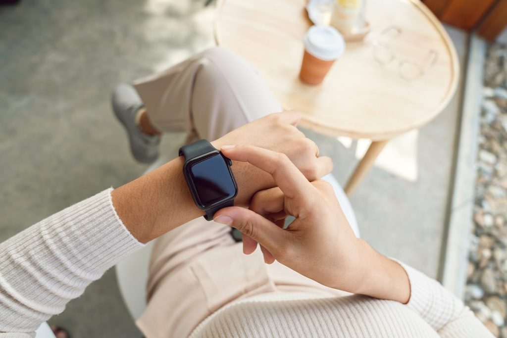 CONVIERTE TU SMARTWATCH EN TU MANDO A DISTANCIA