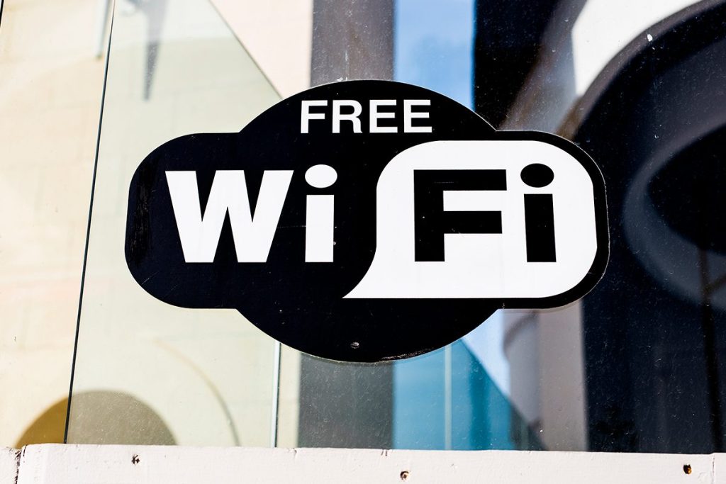 CUIDADO CON LAS REDES WIFI PÚBLICAS
