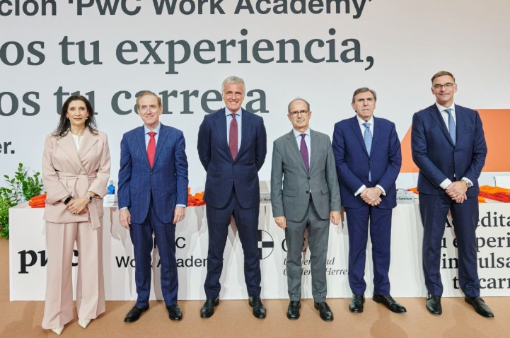 Cerca de 500 profesionales de PwC celebran la graduación de su programa de talento Work Academy