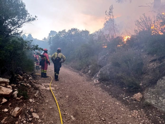 Cataluña bajo llamas y en confinamiento obligado