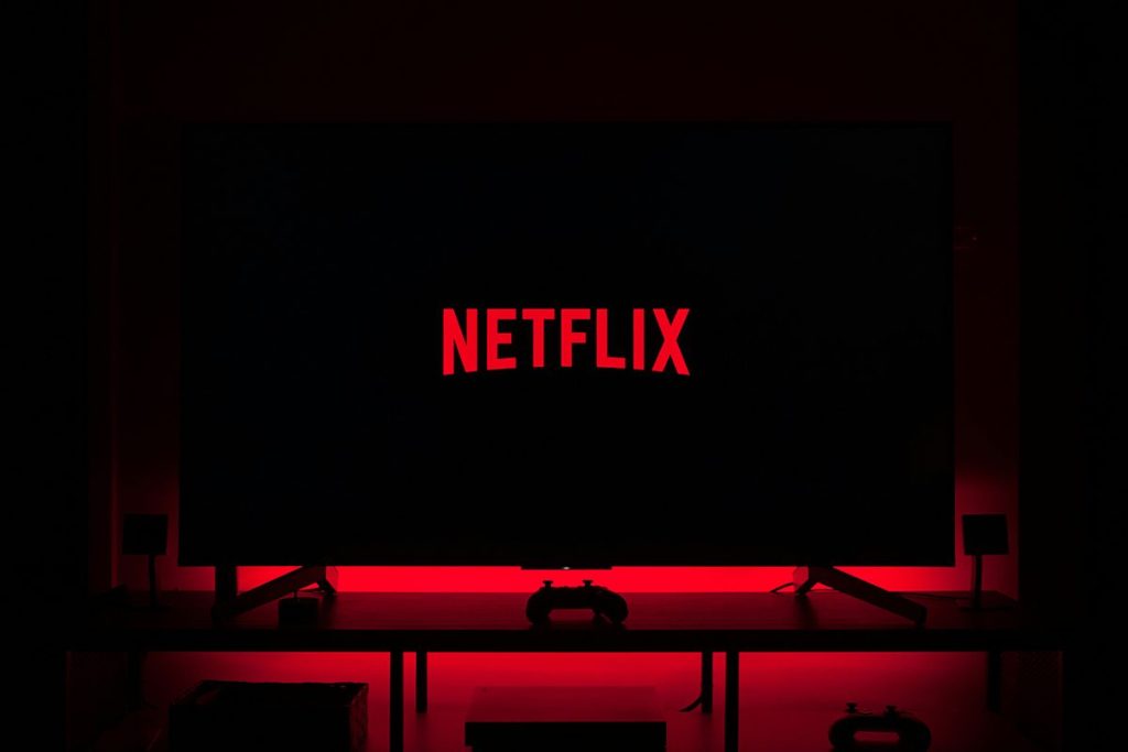 ¿Tu televisor no es compatible con la app de Netflix? Así puedes ver sus series y películas 119 DISFRUTA NETFLIX Y PROLONGA LA VIDA DE TU TELEVISOR