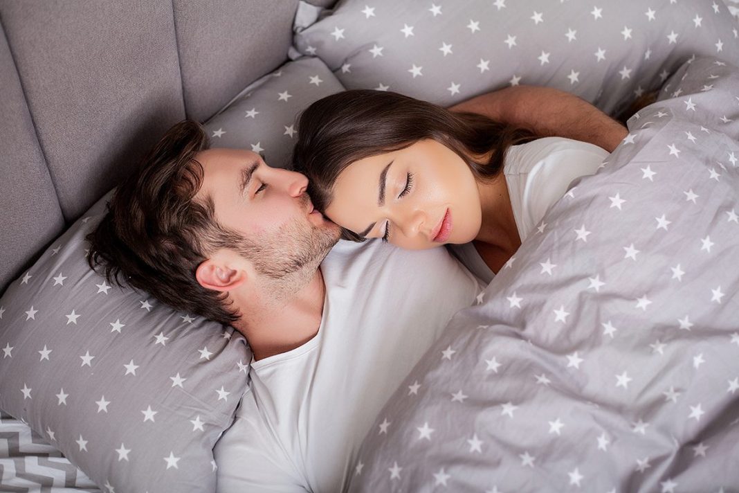 DORMIR EN PAREJA MEJORA LA CALIDAD DEL SUEÑO