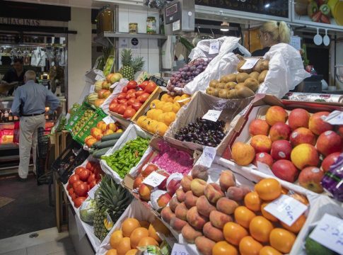 El alivio en la cesta de la compra aún no llega a los alimentos más consumidos por los hogares El alivio en la cesta de la compra aún no llega a los alimentos más consumidos por los hogares