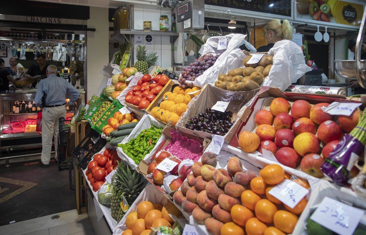 El alivio en la cesta de la compra aún no llega a los alimentos más consumidos por los hogares El alivio en la cesta de la compra aún no llega a los alimentos más consumidos por los hogares