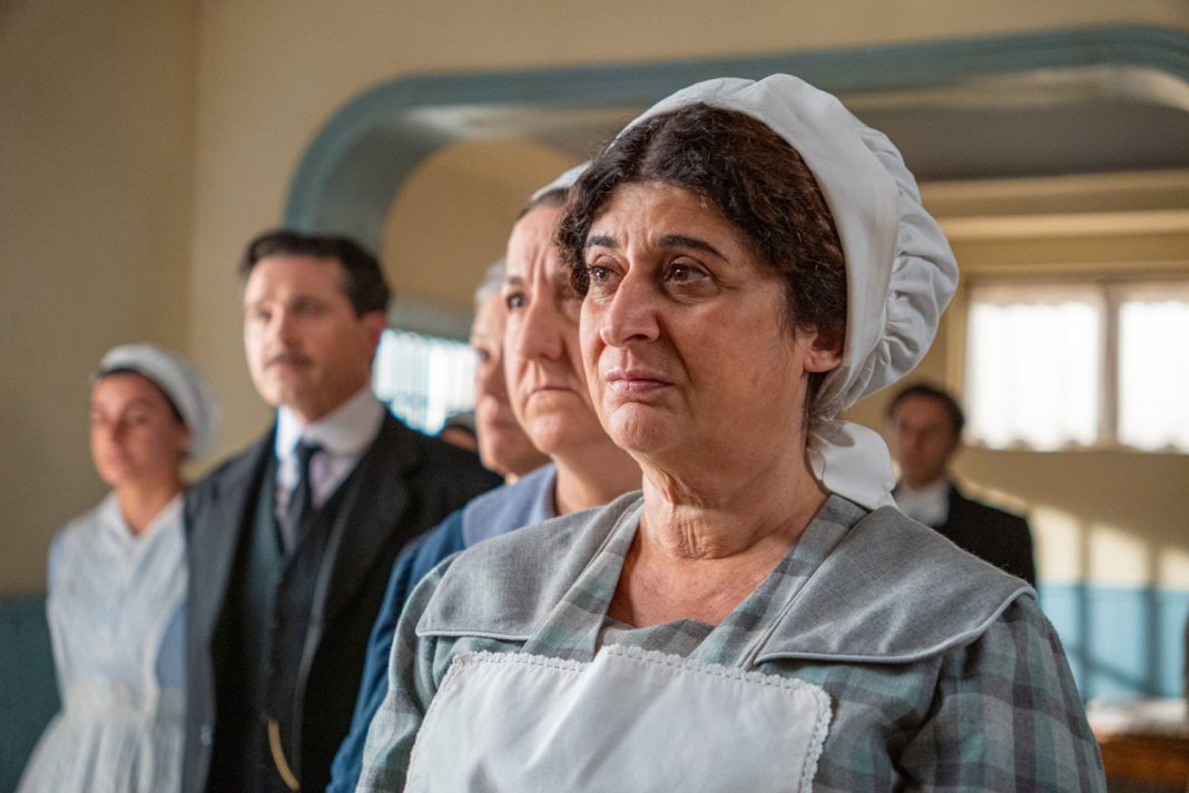 El caos en el servicio y las grietas familiares