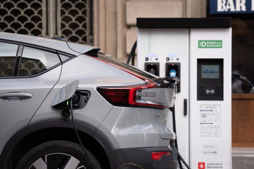 El gran olvidado: el cargador de carga rápida