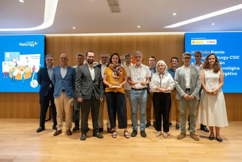 Un innovador proyecto de tecnología fotovoltaica, premiado con 100.000 euros por la Fundación Naturgy-CSIC 1 Foto grupo scaled 1