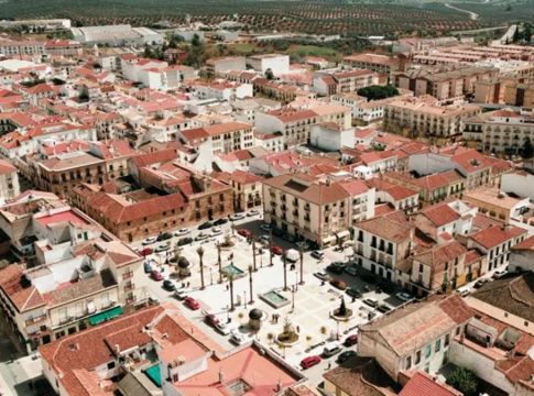 Jaén y Almería cuentan con los dos municipios más baratos de Andalucía para comprar casa Fuente: Idealista Fuente: Idealista Jaén y Almería cuentan con los dos municipios más baratos de Andalucía para comprar casa Fuente: Idealista
