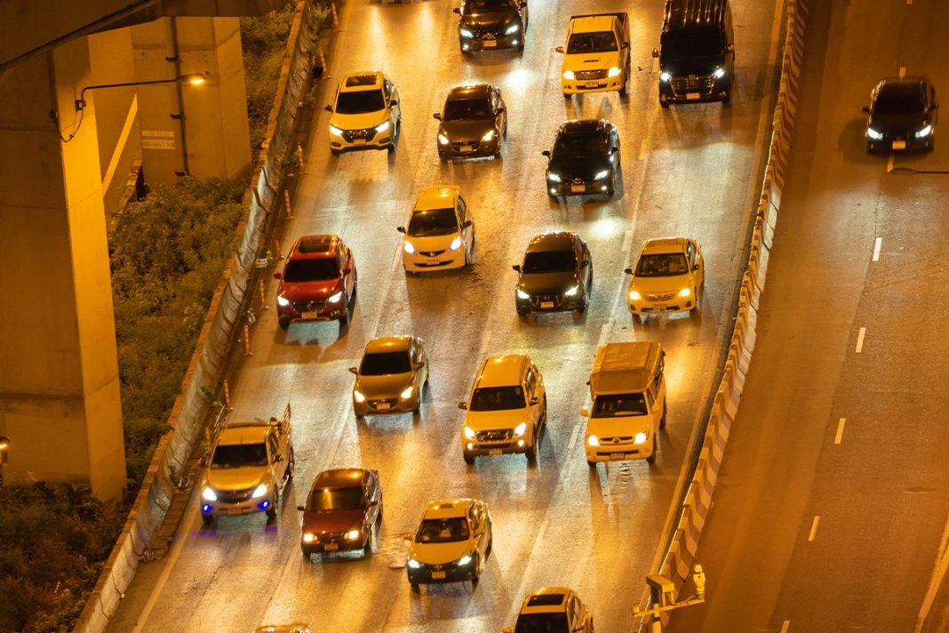 LAS APPS MÓVILES AYUDAN A EVITAR ATASCOS