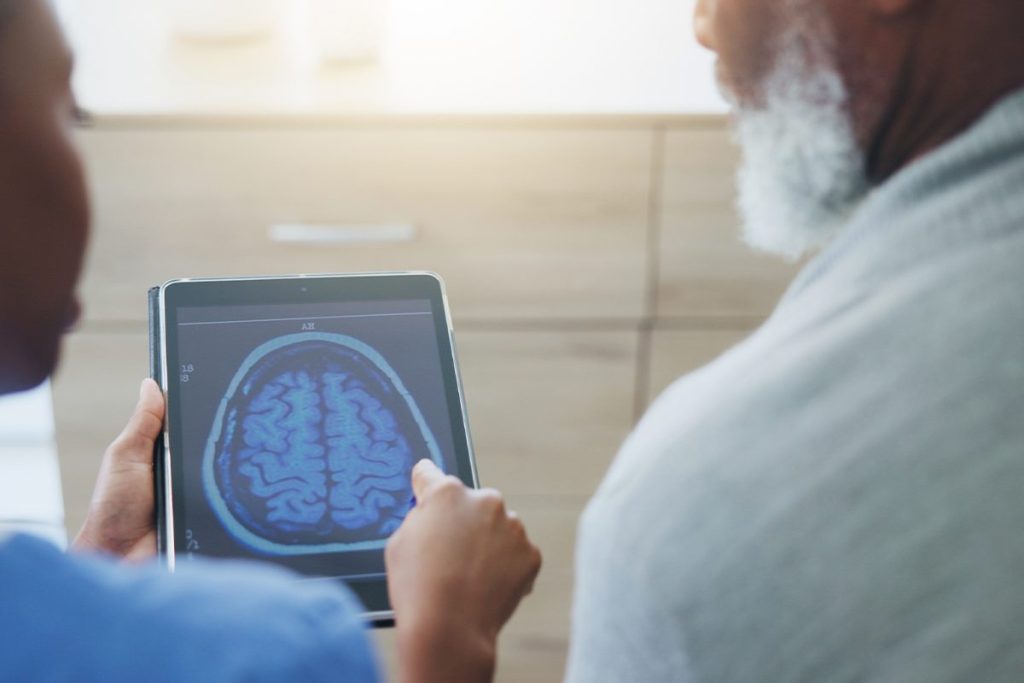 LOS FACTORES BIOLÓGICOS EN LA ESTIMULACIÓN DEL CEREBRO