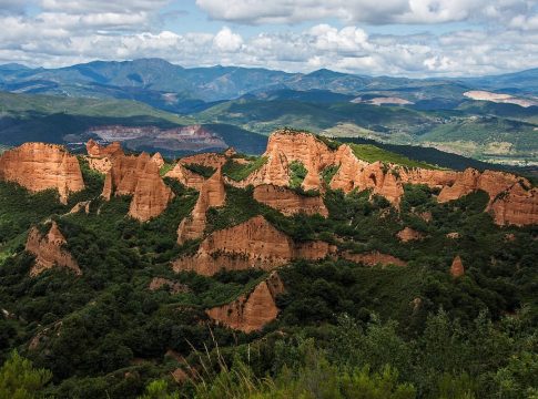 Las Medula León Las 'minas de oro' romanas que tiñeron de rojo un paisaje entero en León y hoy son Patrimonio de la Humanidad
