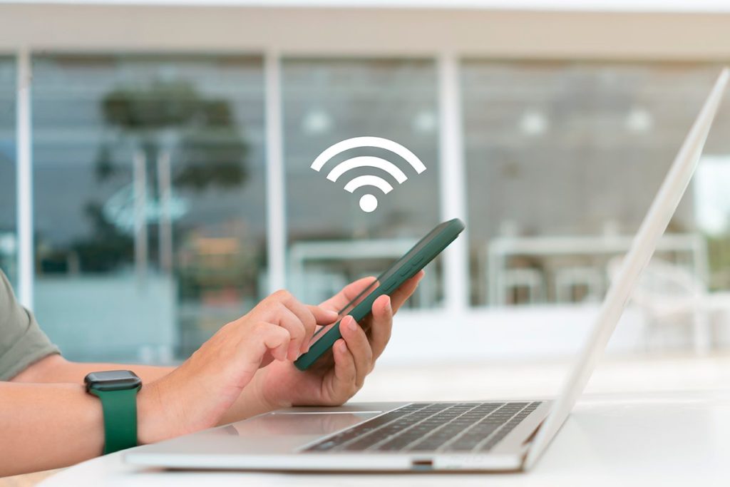 Los mejores trucos para mejorar tu conexión si no tienes cobertura en casa 18 MEJORA LA COBERTURA USANDO EL MÓVIL CERCA DE LA VENTANA