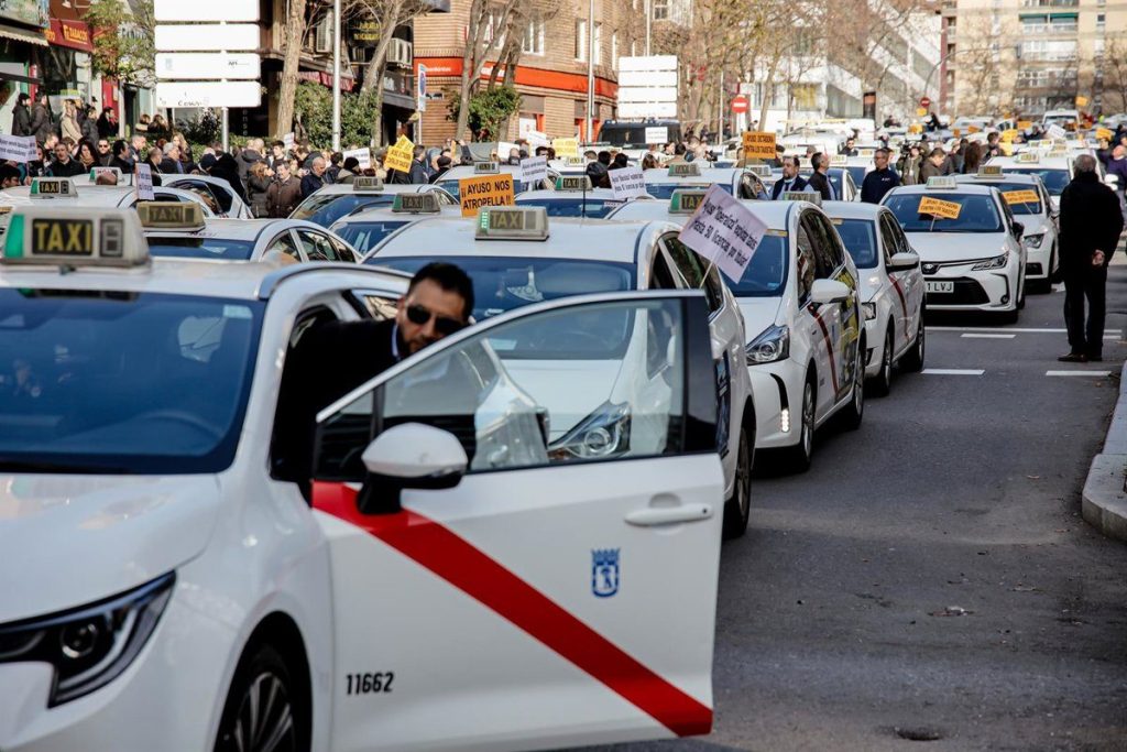 Los eurotaxis ganan protagonismo: nuevas licencias, más días de actividad y sanciones por incumplir servicios mínimos