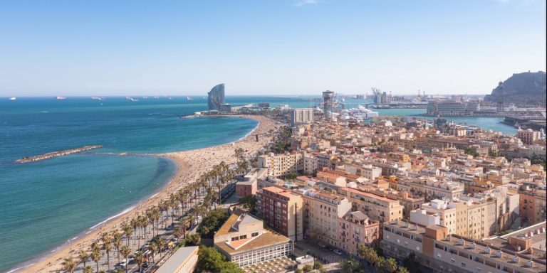 Cataluña está fuera del Informe PISA: Illa destituye a la número dos de Educación y abre tres expedientes