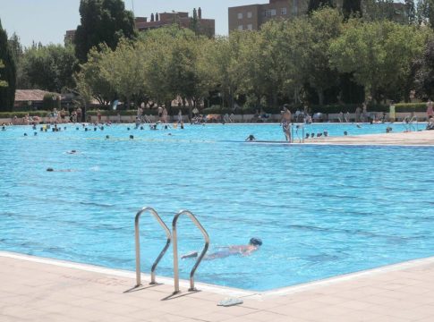 Récord histórico. 25 piscinas abiertas para combatir el calor Récord histórico: 25 piscinas abiertas para combatir el calor