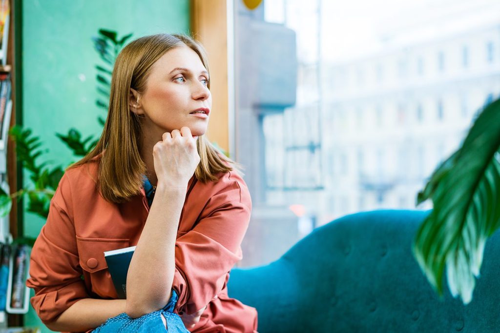 La ciencia explica cómo son las personas que hablan solas 22 UN ALIADO EMOCIONAL PARA LAS PERSONAS