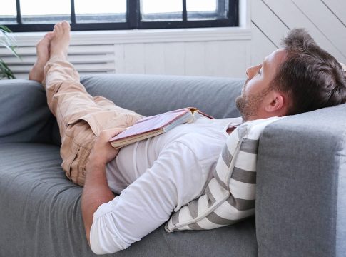 UNA BREVE SIESTA AYUDA ANTE UN PROBLEMA COMPLEJO UNA BREVE SIESTA AYUDA ANTE UN PROBLEMA COMPLEJO
