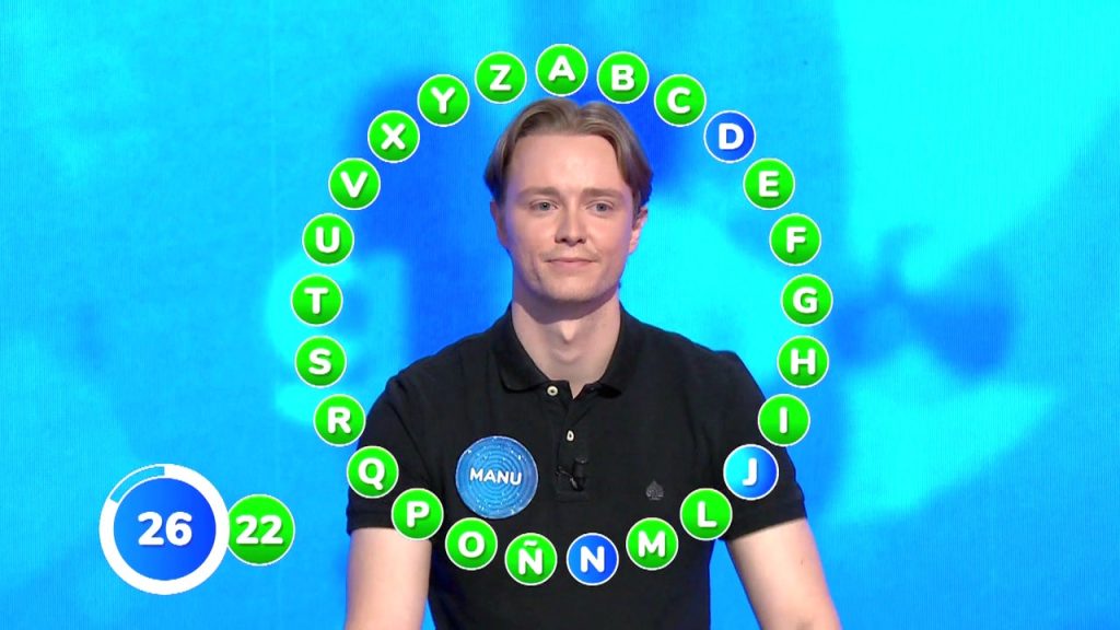 Manu iguala a Orestes con 300 programas en 'Pasapalabra' y sigue en carrera por el bote 6 Una historia de constancia y récords desde mayo en ‘Pasapalabra’