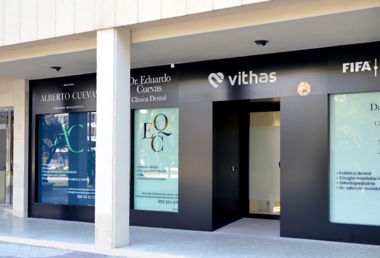 Clínica Dental Eduardo Cuevas: referencia en ortodoncia invisible en Málaga