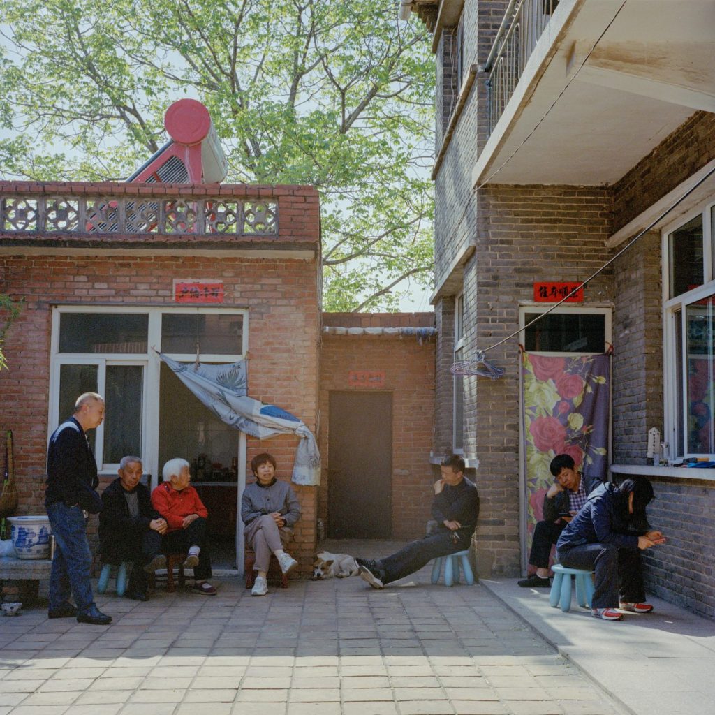 ‘Tomar el fresco’: Una tradición cuestionada por la seguridad y el orden