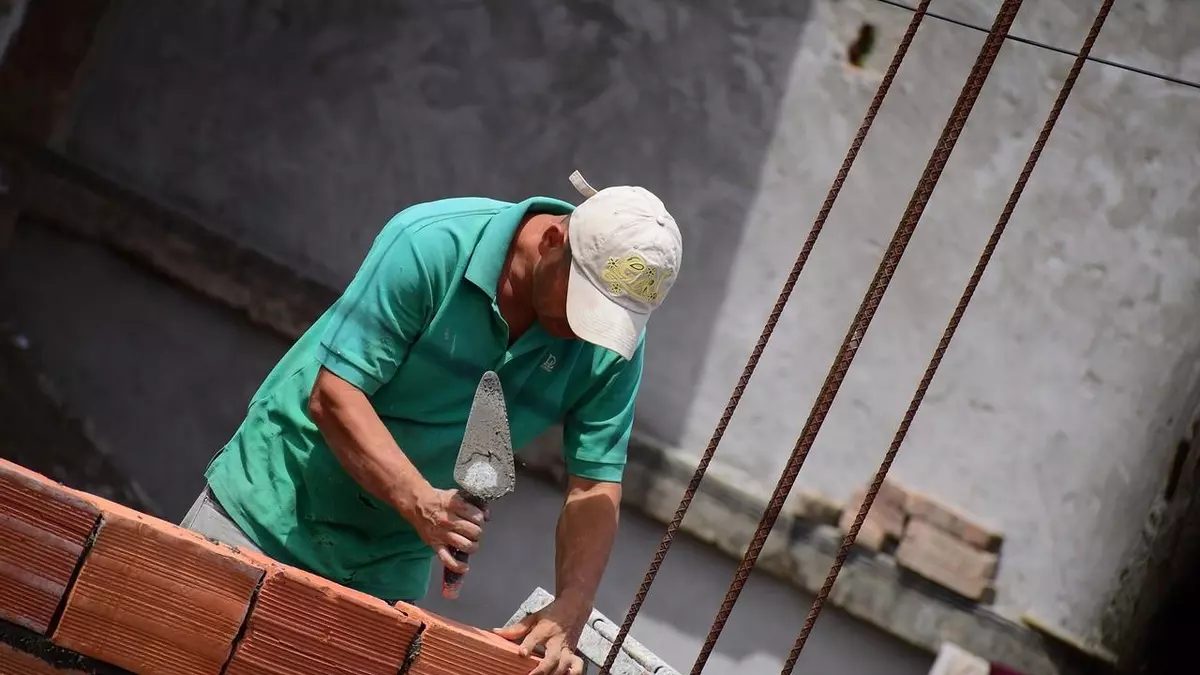 trabajador albañil construcción españa trabajador albañil construcción españa