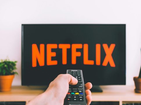 Si te gustó El problema de los 3 cuerpos, esta nueva serie de ciencia ficción en Netflix te va a obsesionar (El hombre vapor (Human Vapor)) Si te gustó El problema de los 3 cuerpos, esta nueva serie de ciencia ficción en Netflix te va a obsesionar (El hombre vapor (Human Vapor))