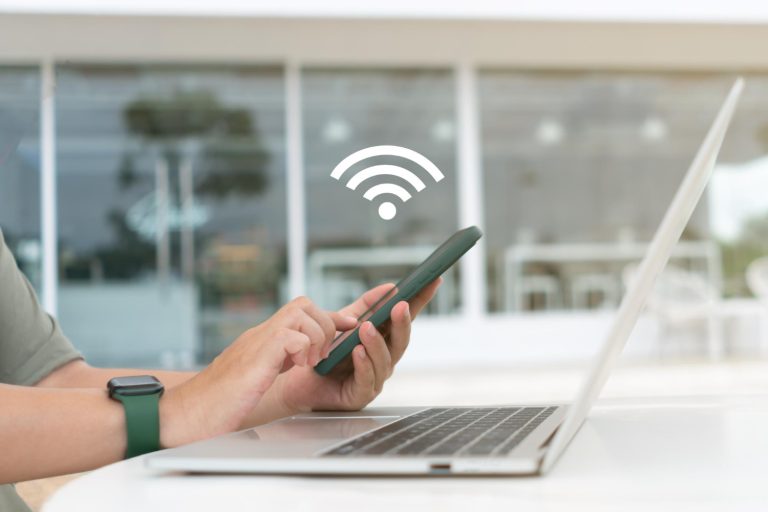 Google esconde un mapa de WiFi gratuito en España: bibliotecas, ayuntamientos y hasta mercados con conexión ultrarrápida