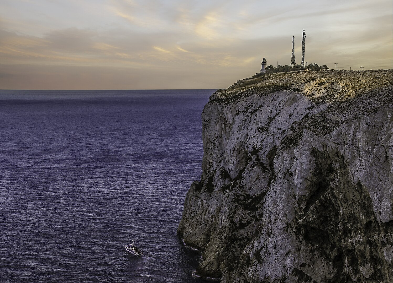 La playa de Cantabria donde puedes ver ballenas desde la orilla: un fenómeno raro pero real