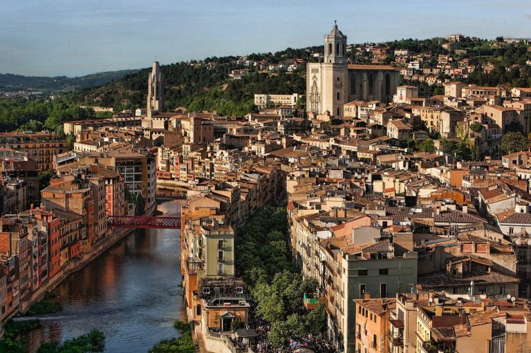 Guía de viajes jubilada revela la ruta volcánica de La Garrotxa: 
