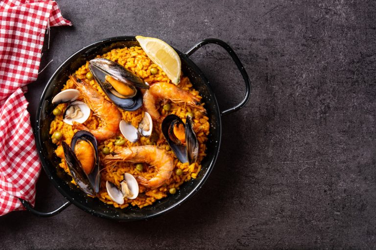Un valenciano no se muerde la lengua y avisa: Si tu paella lleva esto, por favor, no la llames valenciana