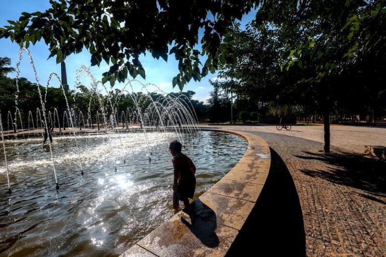Alerta naranja en España: Calor extremo, tormentas y lluvias intensas afectan a la mayor parte del país