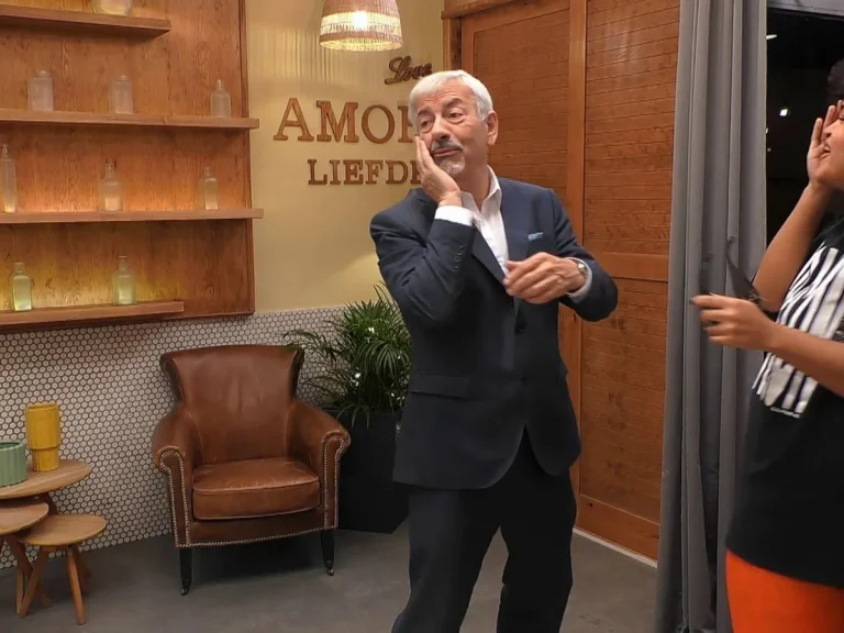 El día que Carlos Sobera «casi» pierde un ojo en 'First Dates' por el particular accesorio de una comensal