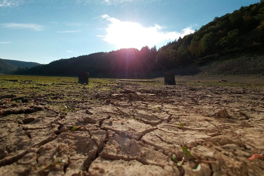 El clima de la Tierra muestra que el ser humano está originando nuevas estaciones 26 ALGUNAS ESTACIONES DESAPARECEN DEL CLIMA DE LA TIERRA