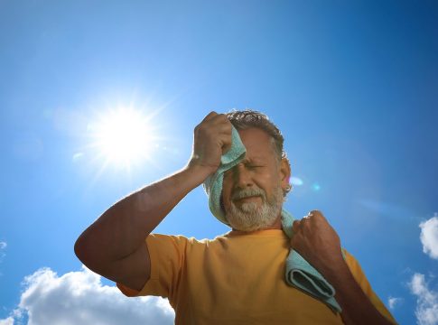 ASÍ AFECTAN LAS OLAS DE CALOR AL BIENESTAR MENTAL ASÍ AFECTAN LAS OLAS DE CALOR AL BIENESTAR MENTAL
