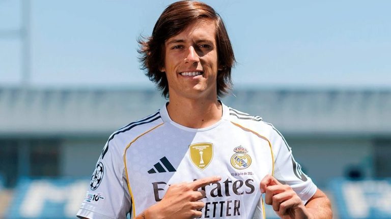 Álvaro Carreras, una 'flecha' para el Real Madrid