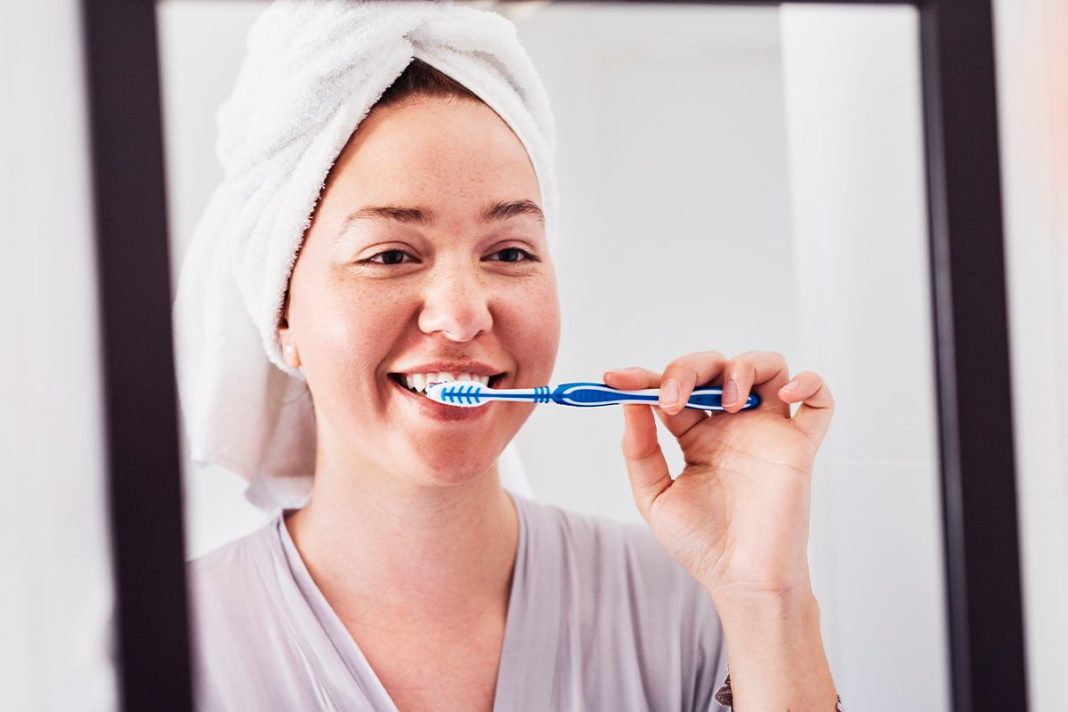 CREAN UNA PASTA DENTÍFRICA QUE AYUDA A REPARAR DIENTES DAÑADOS