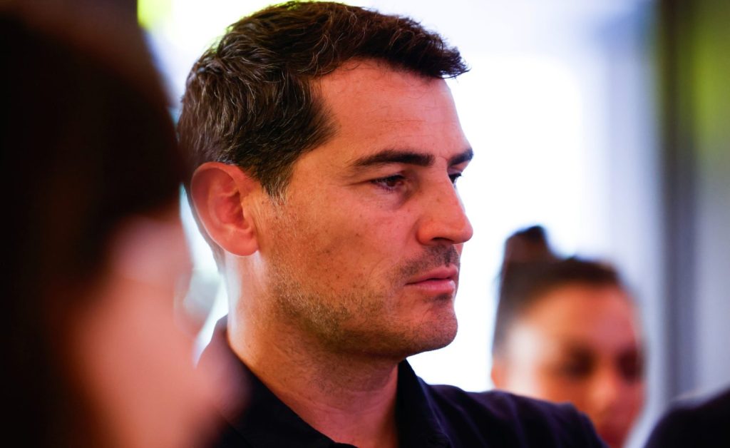 Iker Casillas reacciona al grupo secreto de sus ex y lanza contundente mensaje en ‘Vamos a ver’ 18 De la discreción al foco mediático sin quererlo