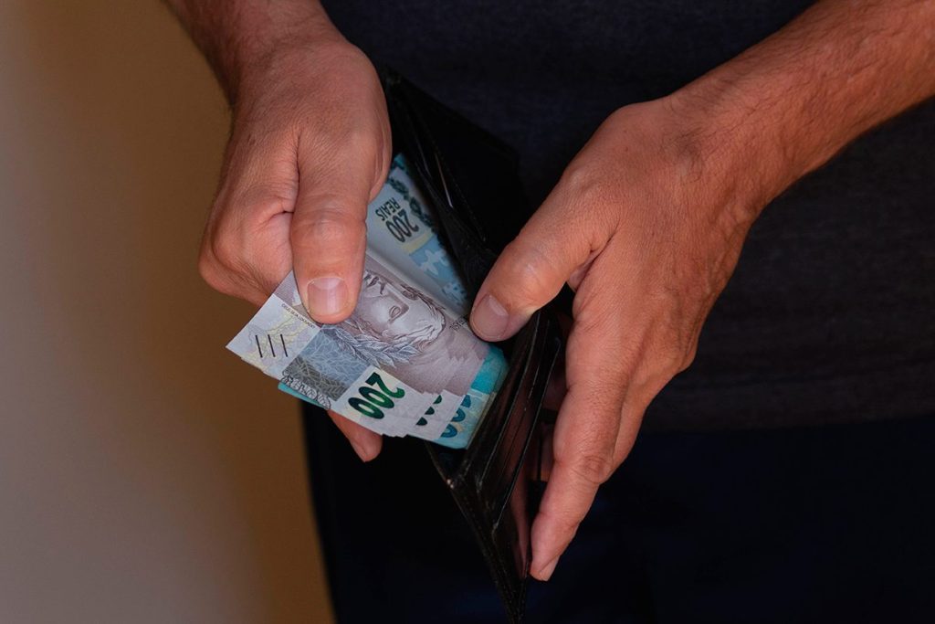 ESTAFA CON BILLETES FALSOS DE 100 EUROS