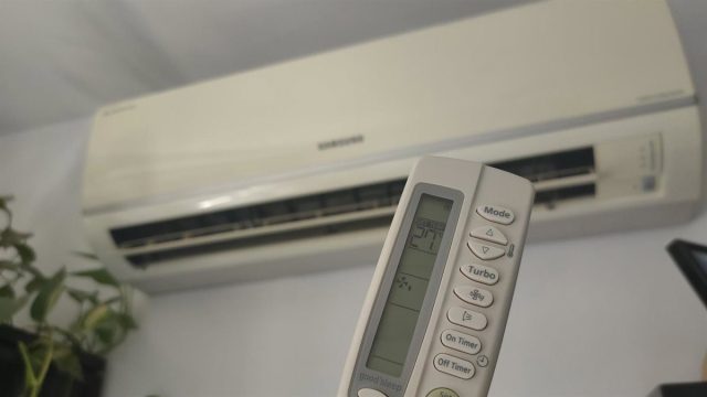 Cada grado que bajas el aire acondicionado supone un 7 % más en tu factura de luz