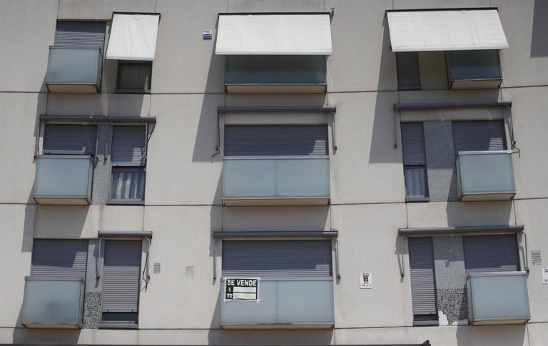 El auge del alquiler por meses deja sin opciones a las familias y dispara los precios de la vivienda