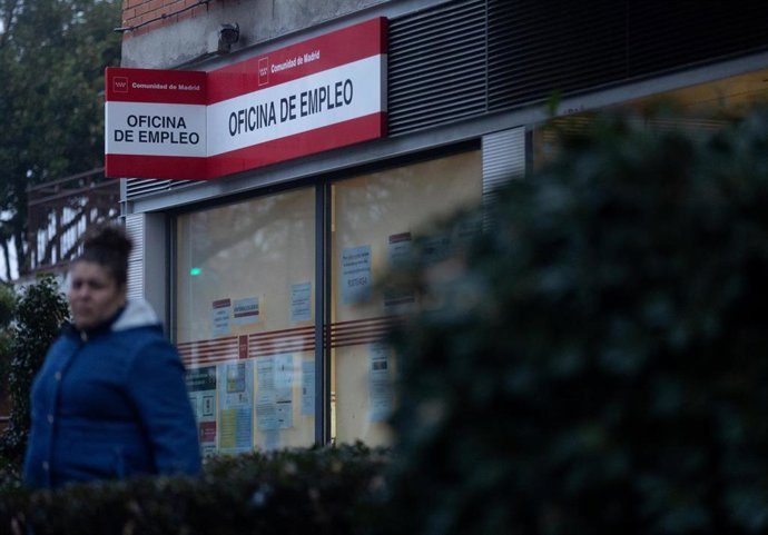 ¿Por qué siempre hay más paro en el sur? El mapa del desempleo en España apenas ha cambiado en 40 años 81 Estructuras productivas frágiles y dependencia estacional, las claves de la brecha laboral