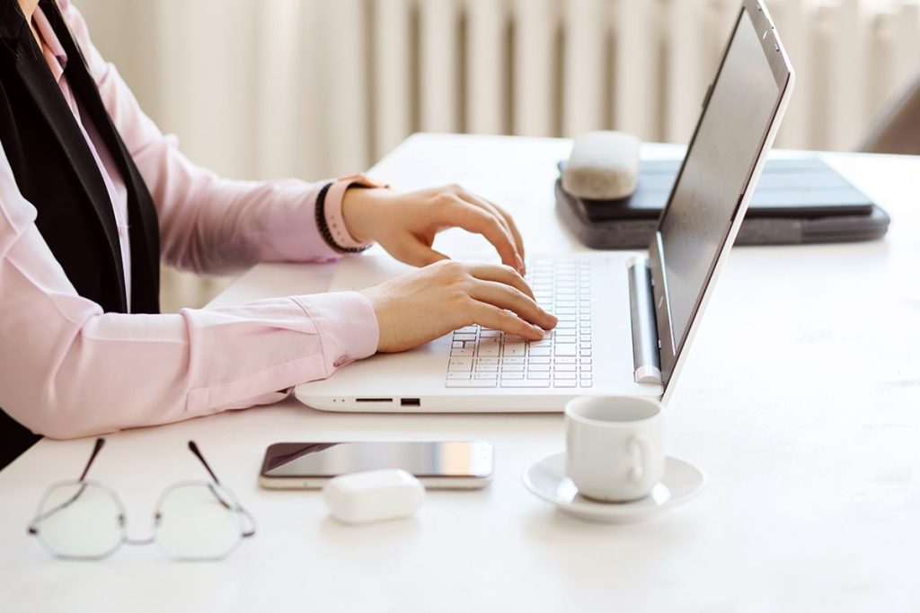 LA DESCENTRALIZACIÓN DEL TALENTO Y EL TELETRABAJO