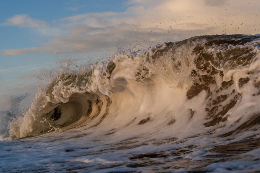 LA TEORÍA QUE EXPLICA LAS OLAS FANTASMA