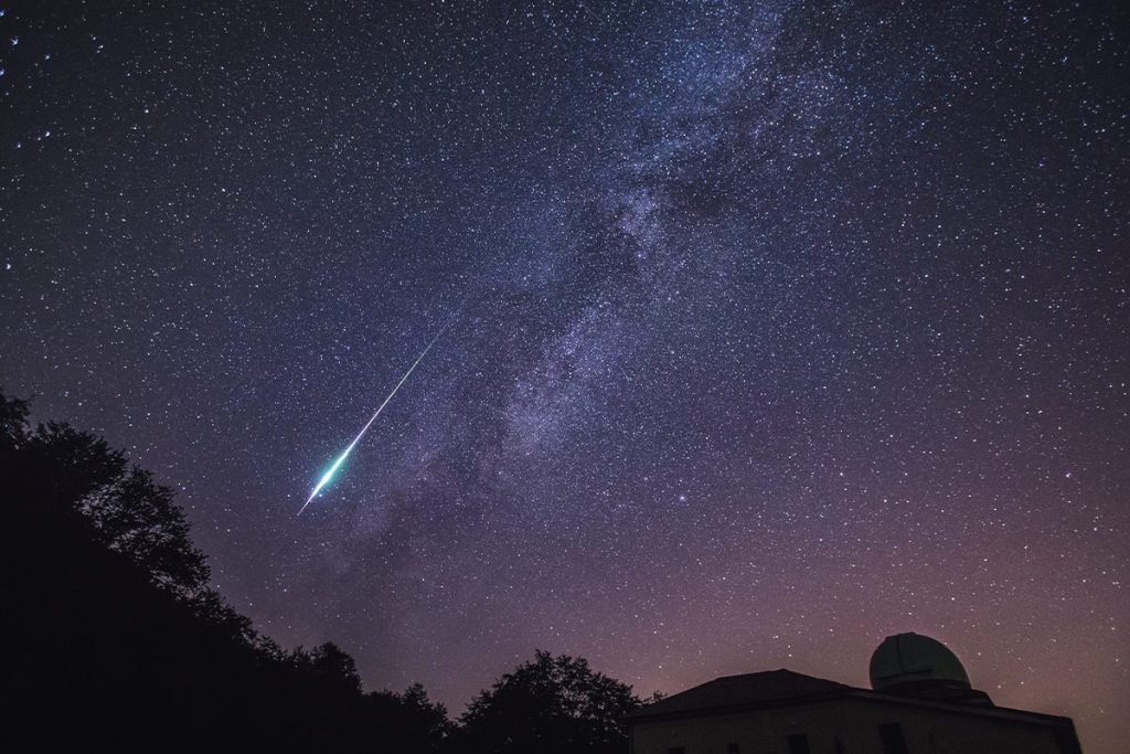 LLUVIA DE METEOROS PERSEIDAS, UN FENÓMENO CELESTE MUY POPULAR