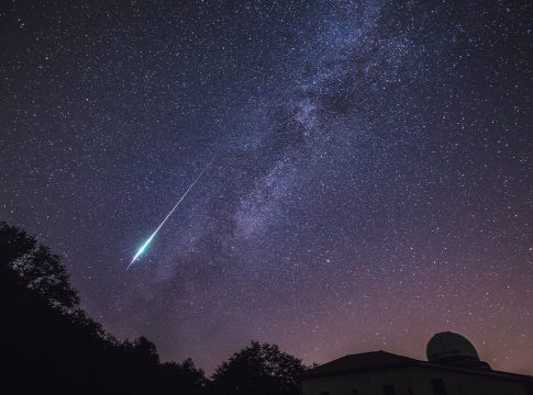 LLUVIA DE METEOROS PERSEIDAS, UN FENÓMENO CELESTE MUY POPULAR LLUVIA DE METEOROS PERSEIDAS, UN FENÓMENO CELESTE MUY POPULAR