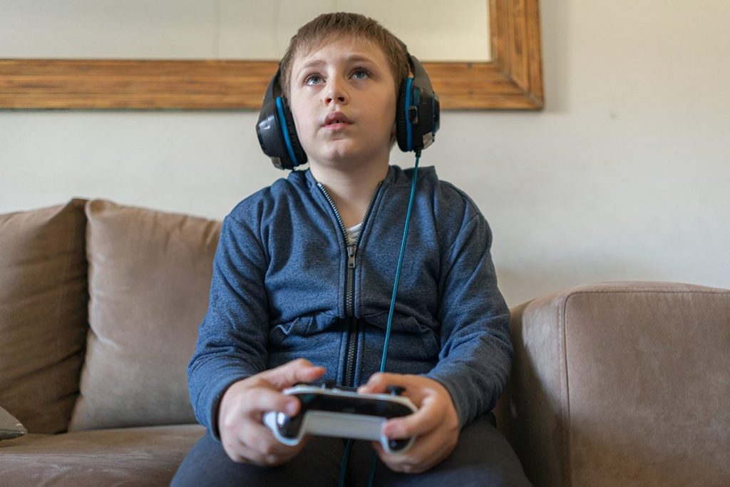 LOS VIDEOJUEGOS FOMENTAN EL TRABAJO EN EQUIPO