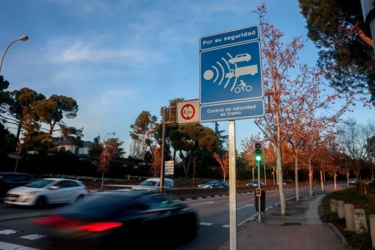 La DGT tiene en Madrid el radar que vacía más bolsillos de España: más de 118.000 multas en un año