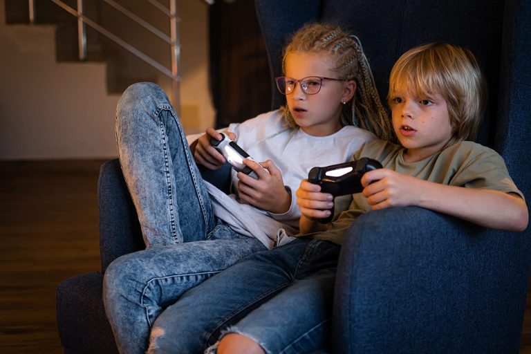 La ciencia lo confirma: los niños que juegan a videojuegos desarrollan mayor inteligencia y habilidades cognitivas​